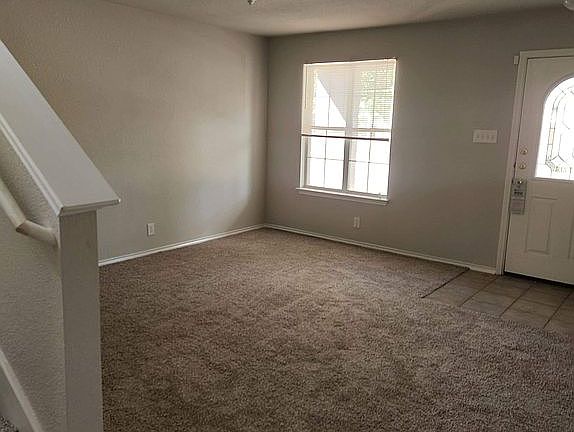 2nd image of 2922 Bandbury Oak