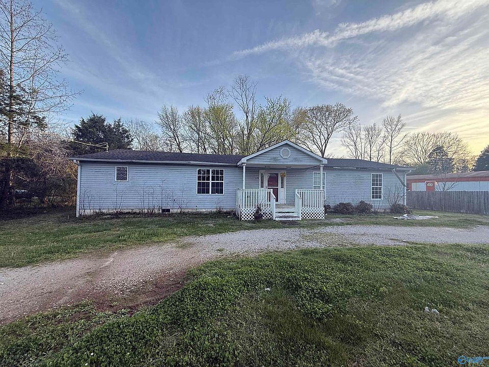 1st image of 886 Plummer Rd NW