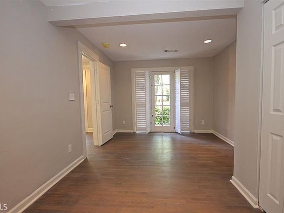 5th image of 1771 John Calvin Ave