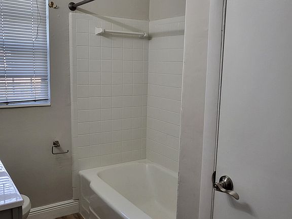 4th image of 8715 Beverly Dr