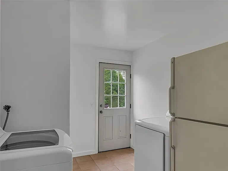 136 Lee Rd — Photo 10