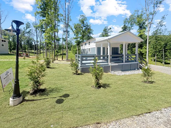 123 Pine Grove Ln, Dover, TN 37058