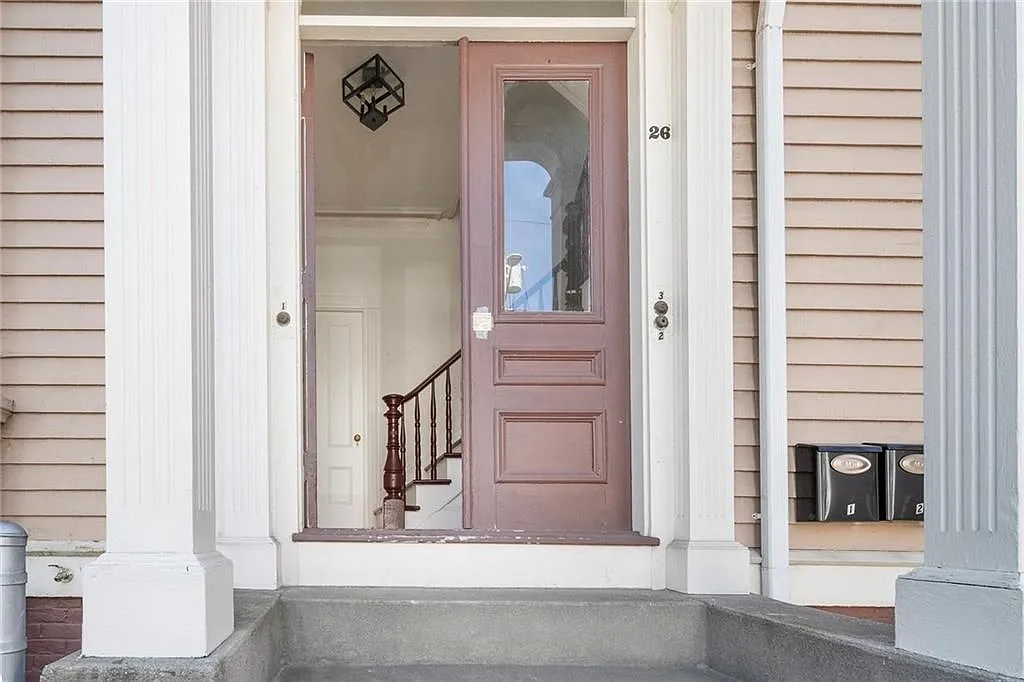 2 bed, 1.0 bath, 1142 sqft, $2,300 — Photo 3
