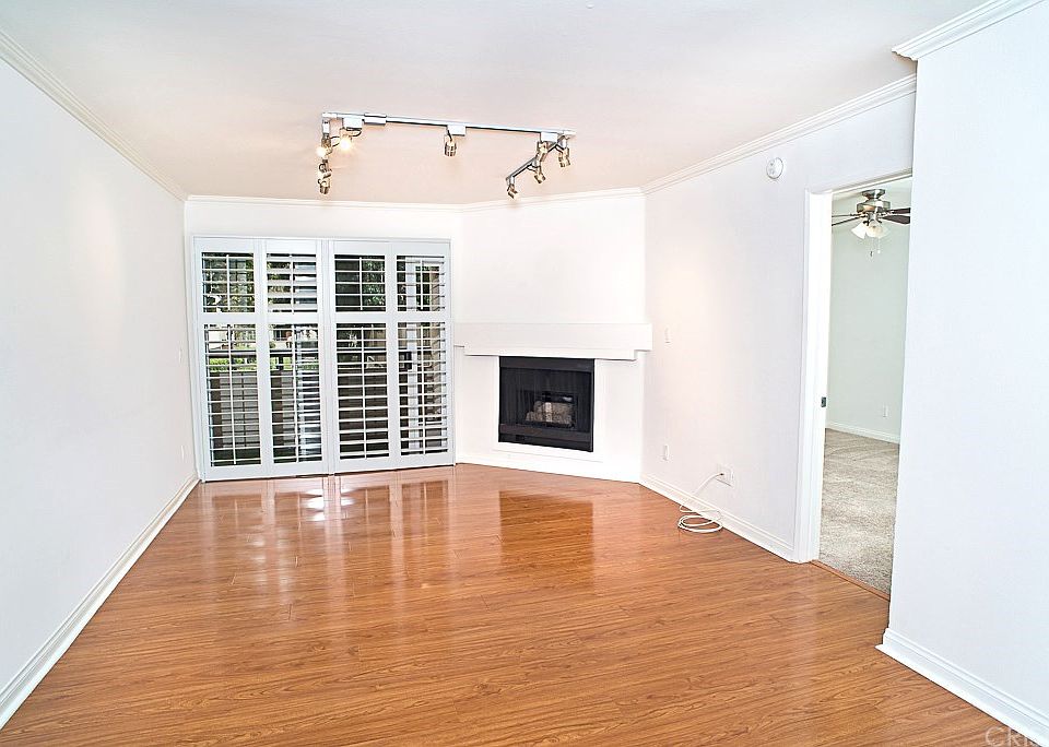 1st image of 21450 Burbank Blvd APT 109