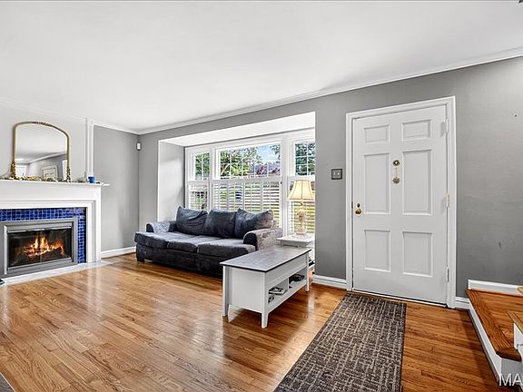 3rd image of 904 Liggett Ave