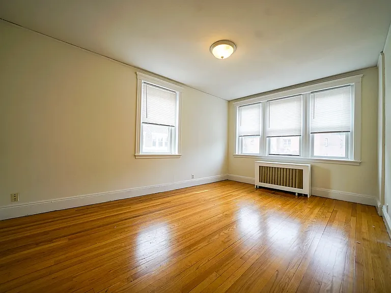 Selkirk Place Apartments — Photo 15
