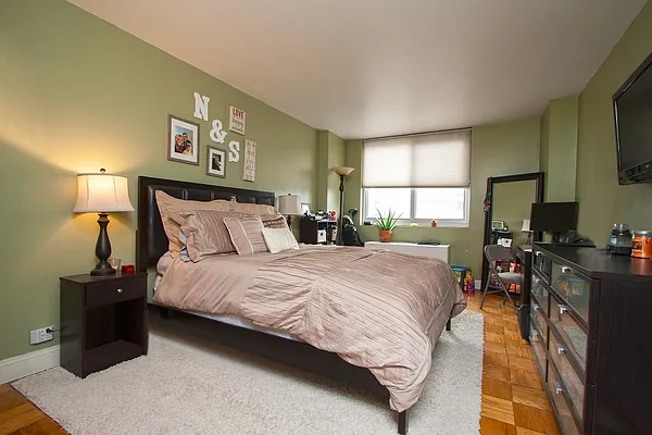 Sold by LG Fairmont Group | media 4