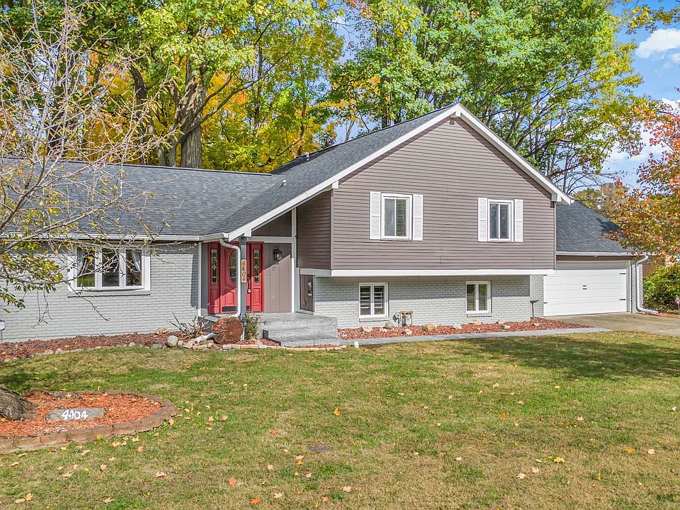 1st image of 4404 Devon Lake Rd