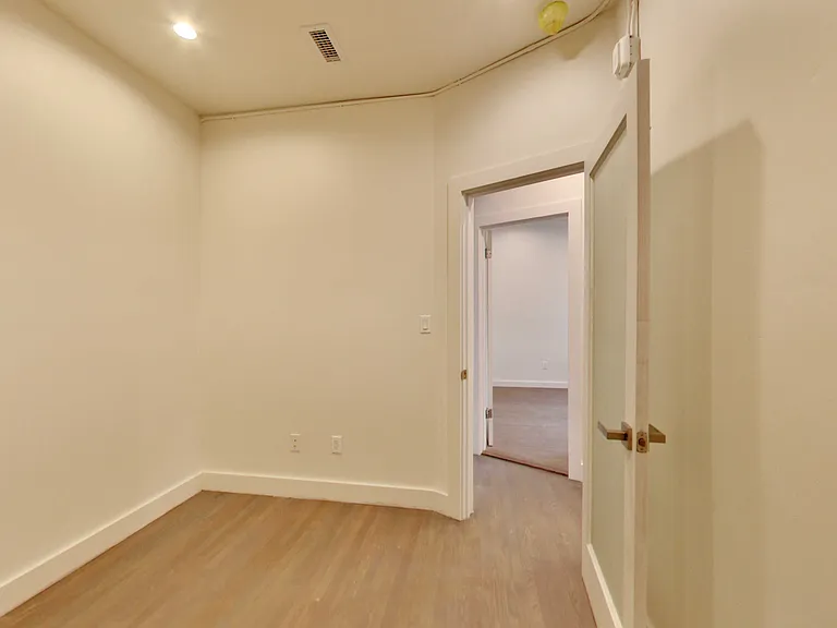 1050 Pine St #4 — Photo 20