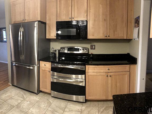 4th image of 621 Leavitt Ln