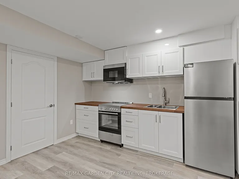 55 Kline Cres — Photo 18