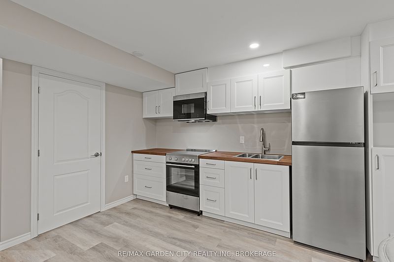 Pelham Townhouse for rent - 1 Bedroom — photo 3
