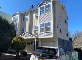 31 Jackson St, Yonkers, NY 10701
