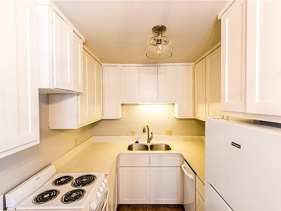 4th image of 10 E Davidson St APT 2