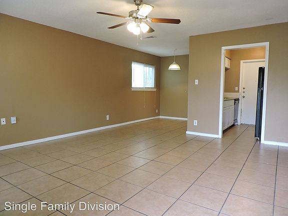 5th image of 207 Liverpool Dr #102