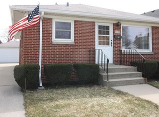 2913 Gillen St, Racine, WI 53403