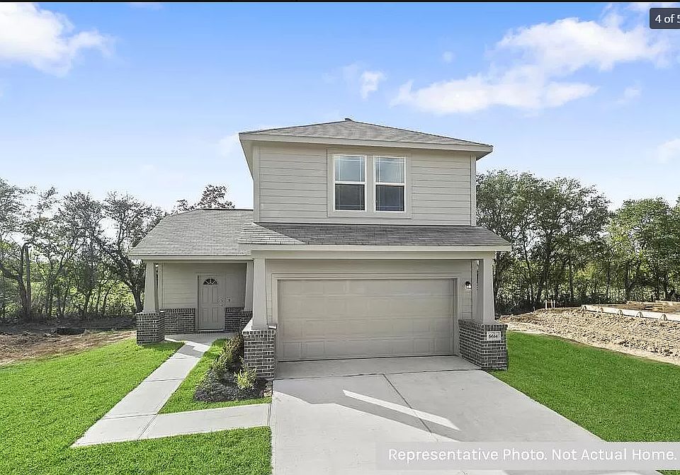 1st image of 14875 Country Club Dr