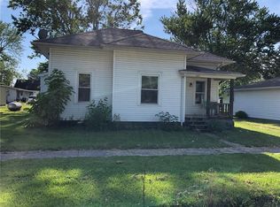 605 SW 1st St, Casey, IL 62420