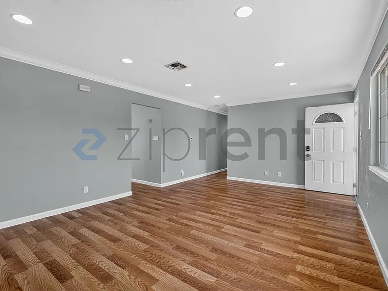 533 Don Carlos Ct — Photo 5