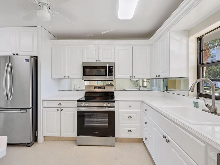 200 Intracoastal Pl #206 — Photo 4