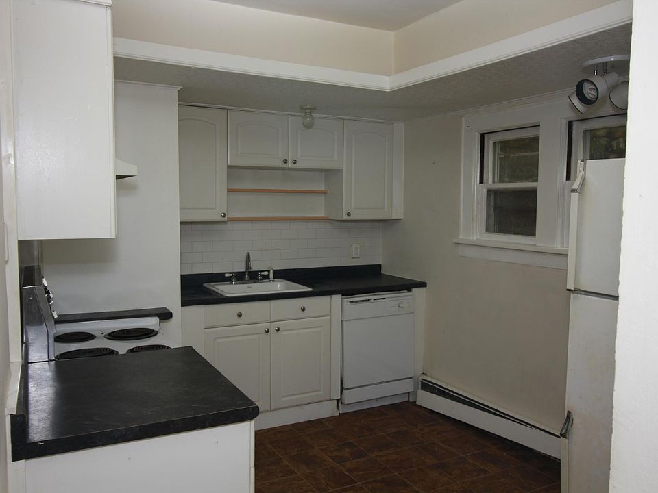 1st image of 82 Mearns Ave APT 1