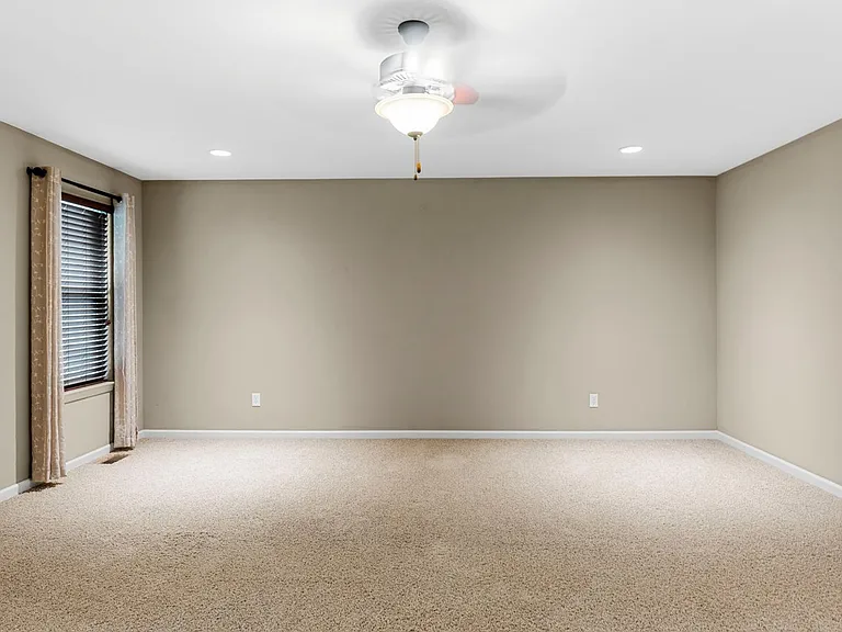 615 Derby Way Dr — Photo 45