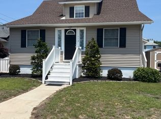 113 W Groveland Ave, Somers Point, NJ 08244