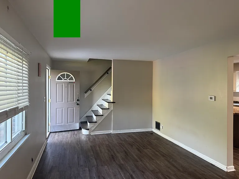 35 Parker Rd — Photo 2