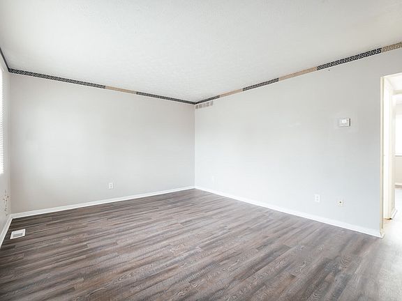2nd image of 10893 Birchridge Dr #10933