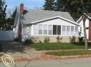 161 E Baker Ave, Clawson, MI 48017