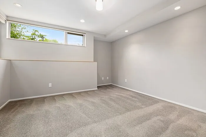 2351 Yale Ave E — Photo 36