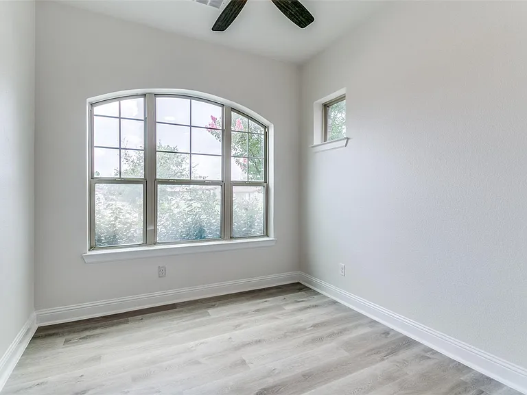 523 Paddock Way — Photo 21