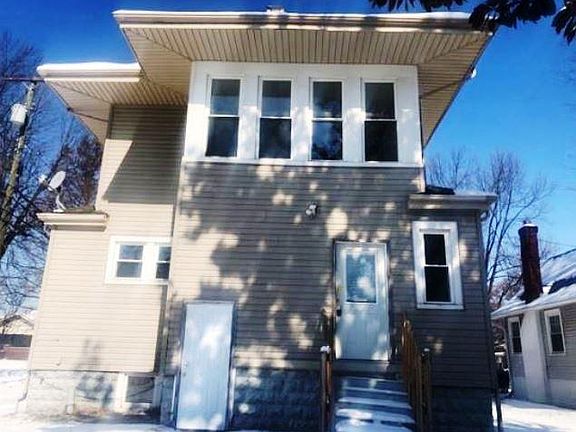 2nd image of 130 W 21st St