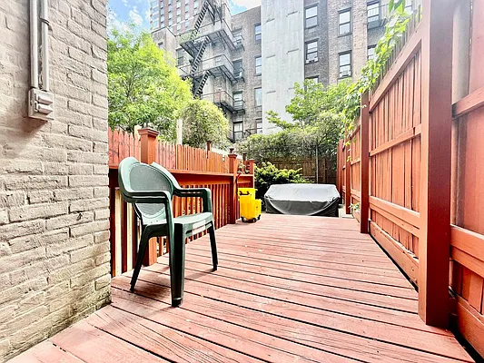 Rented by HOLTON REAL ESTATE INC. | media 22