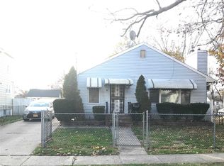 9 Charles St, Roosevelt, NY 11575