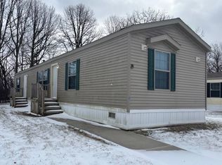 3 Birch Crest Dr, Flint, MI 48504