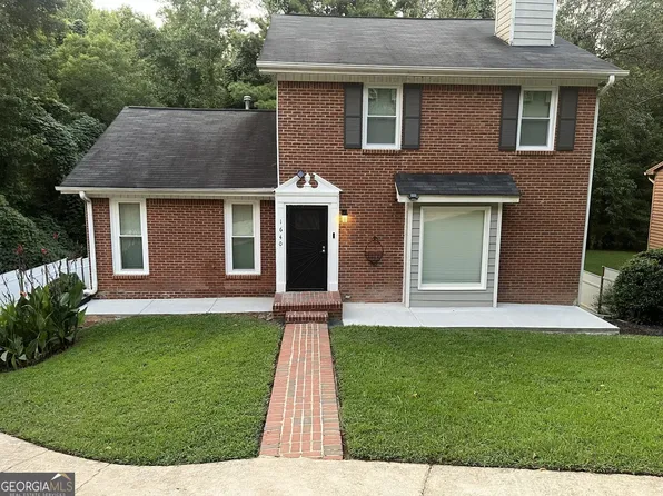 1640 Canberra Dr, Stone Mountain, GA 30088