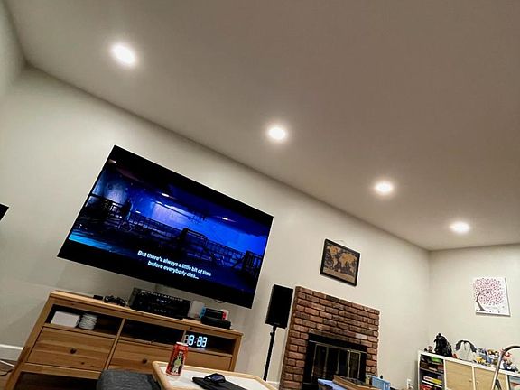 3rd image of 7559 Hershey Dr