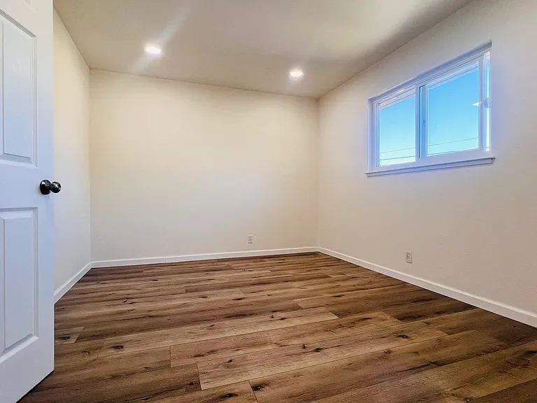 674 Lincoln St #4 — Photo 17