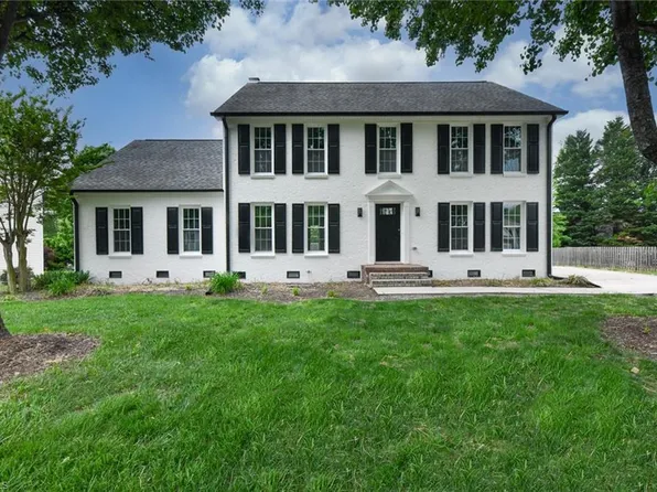 4703 Crystal Lake Dr, Greensboro, NC 27410