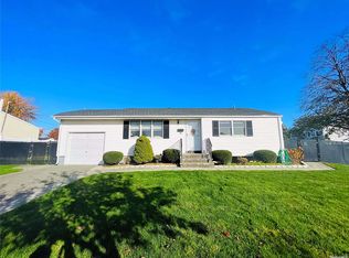 46 Calvert Ave, Commack, NY 11725