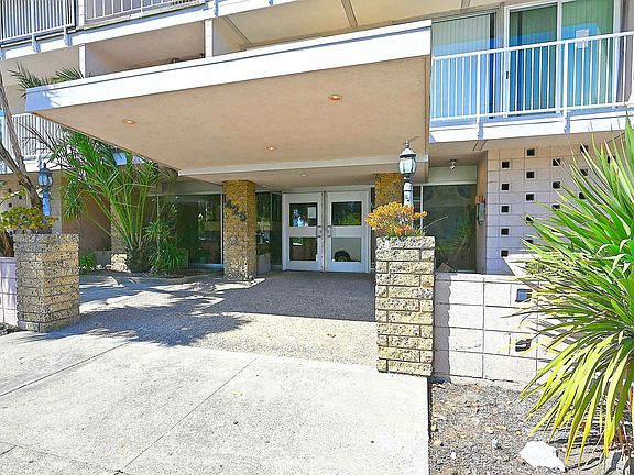 5th image of 1425 Lakeside Dr APT 101