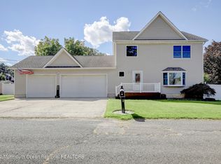 206 Walnut Dr, Brick, NJ 08724