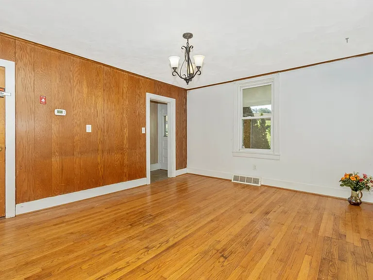 13634 Glissans Mill Rd — Photo 11
