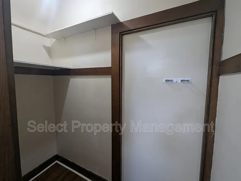 1148 W Packard Ave — Photo 11