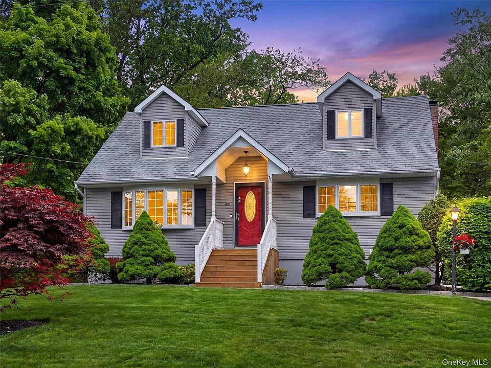 1st image of 6 Colonial Drive