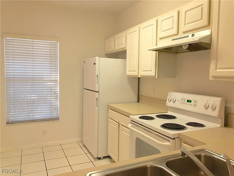 8073 Pacific Beach Dr — Photo 8