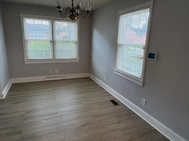 208 Hargrave Ave — Photo 6