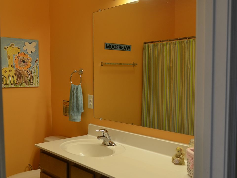 1st image of 439 Fannis Cir