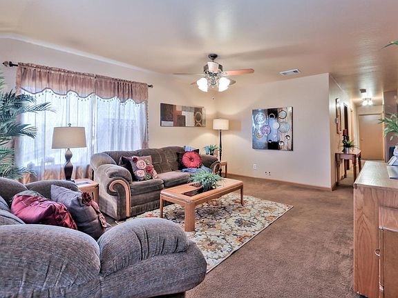 3rd image of 4672 Paloma Ave
